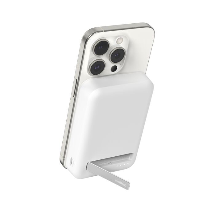 10fa7dceaad7e754_BPD008btWH_MagneticQi2PowerBanks_Hero_WEB Μεγάλη Belkin Boostcharge Pro Magnetic Powerbank 10k White 15w BPD008BTWH - Image 1