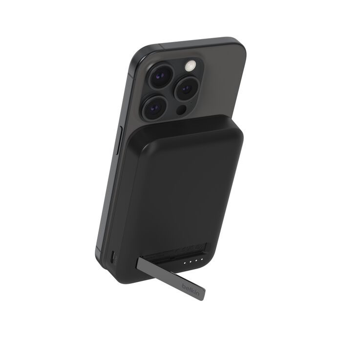 22b8692cba04549_BPD007btBK_MagneticQi2PowerBanks_Hero_WEB Μεγάλη Belkin BoostCharge Pro Magnetic Powerbank 8000Mah (BPD007btBK) - Image 1